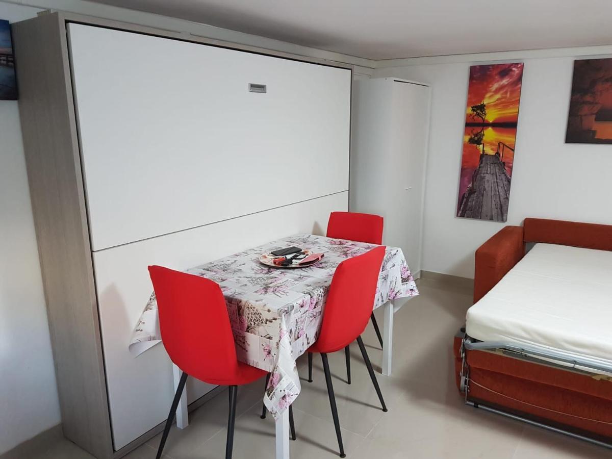 Sole...Mare...E...Spiaggie Bianche! Apartment Vada Luaran gambar