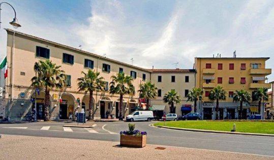 Sole...Mare...E...Spiaggie Bianche! Apartment Vada Luaran gambar